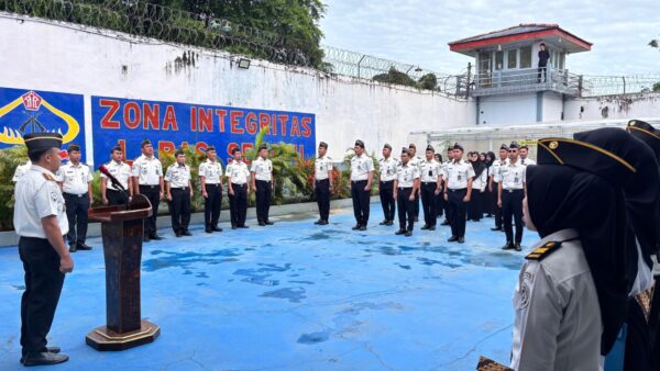 Lulus Program Penyetaraan Ijazah, Delapan Pegawai Lapas Sekayu Terima Kenaikan Pangkat
